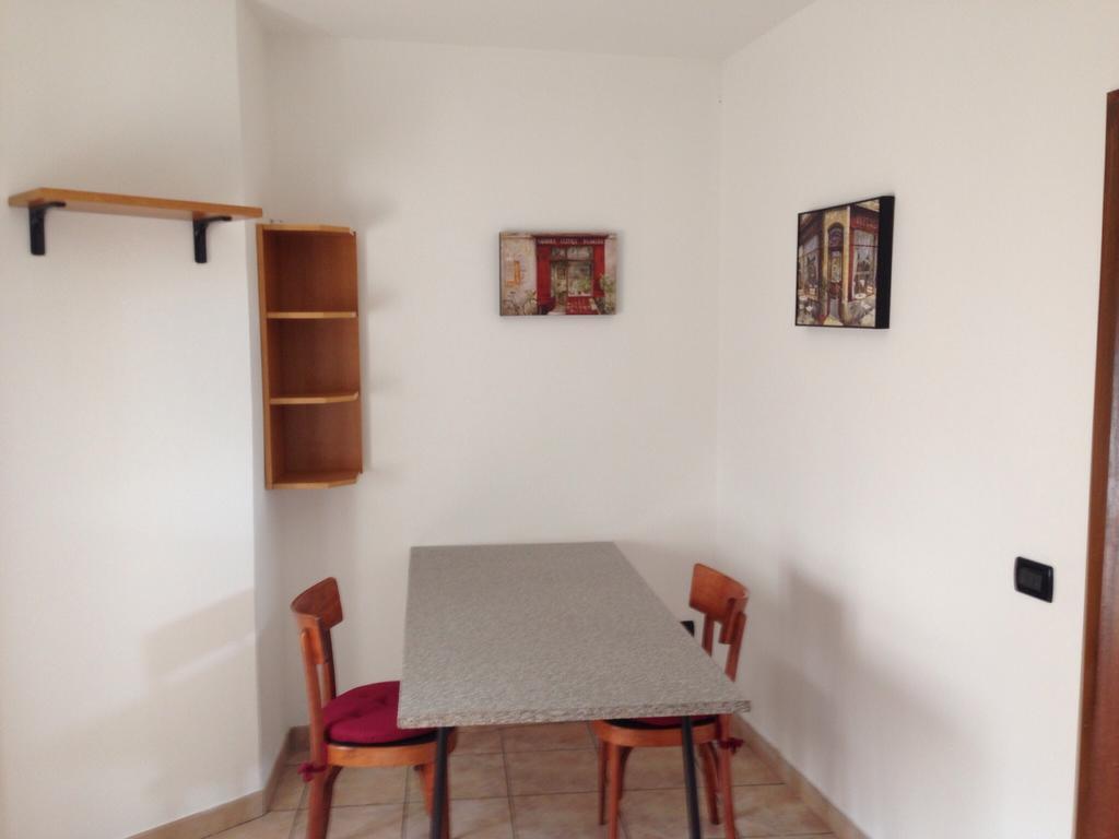 De La Tour Hotel Tirano Room photo