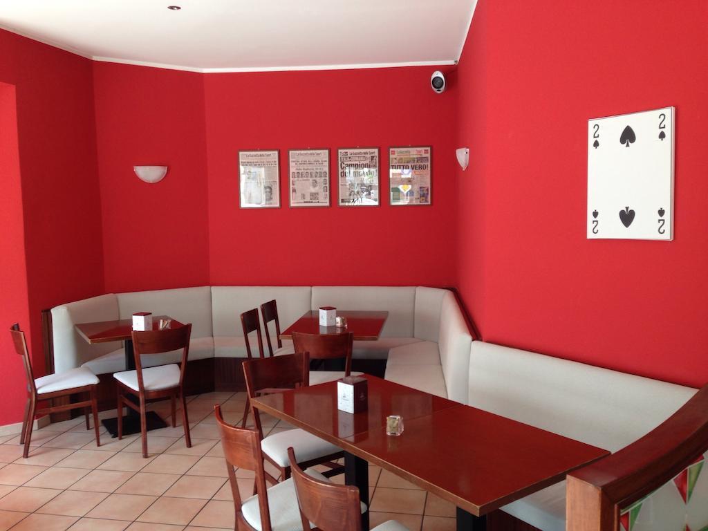 De La Tour Hotel Tirano Exterior photo