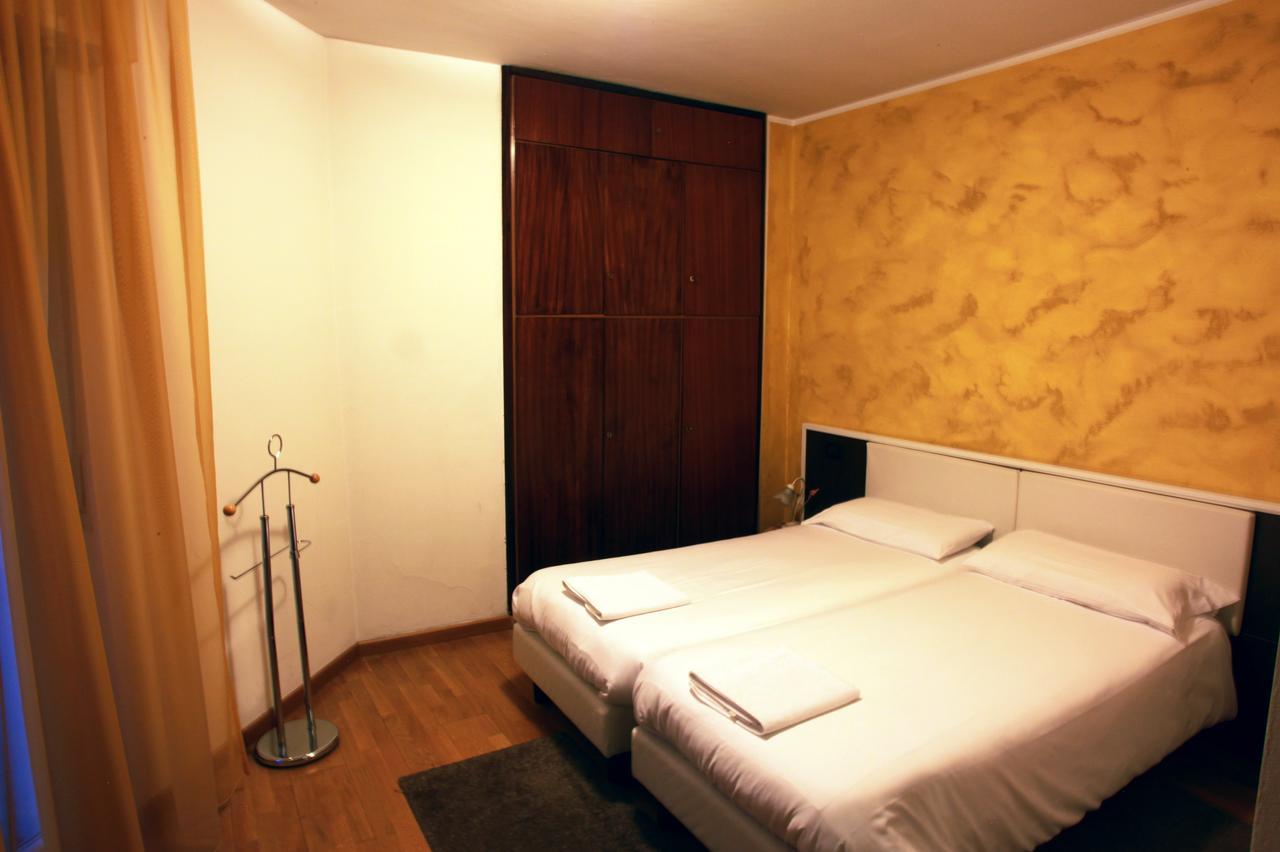 De La Tour Hotel Tirano Exterior photo